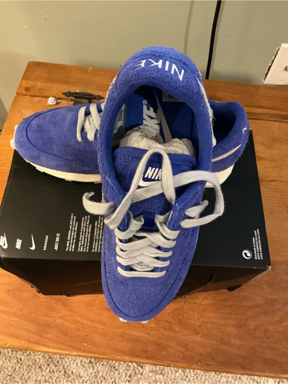 Nike Daybreak SP Hyper Royal Blue. IQ0635-400 men’s 8.5 women’s 10 no lid on box